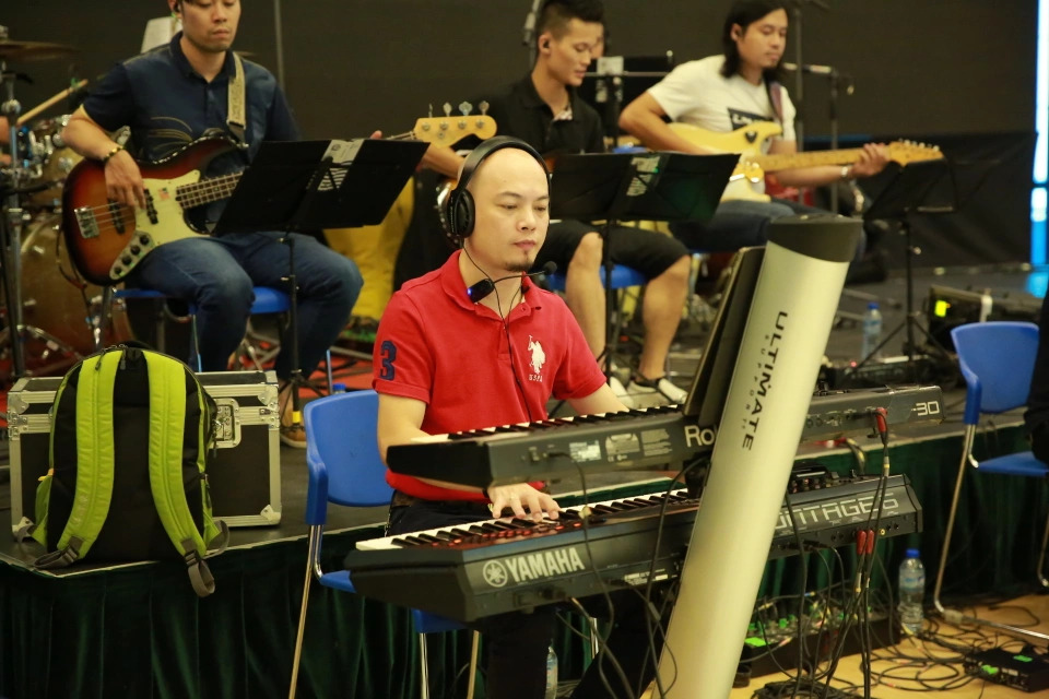 DÒNG CHẢY FANTASY – HÀNH TRÌNH CẢM XÚC DẪN LỐI BẰNG ÂM NHẠC